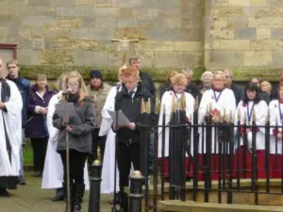 illor.org.uk/files/2015/11/Remembrance-15-Children-reading-names-Small-300x225.jpg