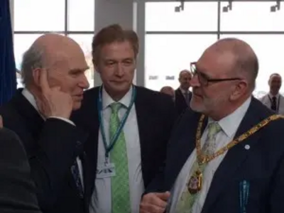 illor.org.uk/files/2015/03/DE-with-Vince-Cable-at-VWFS-300x225.jpg